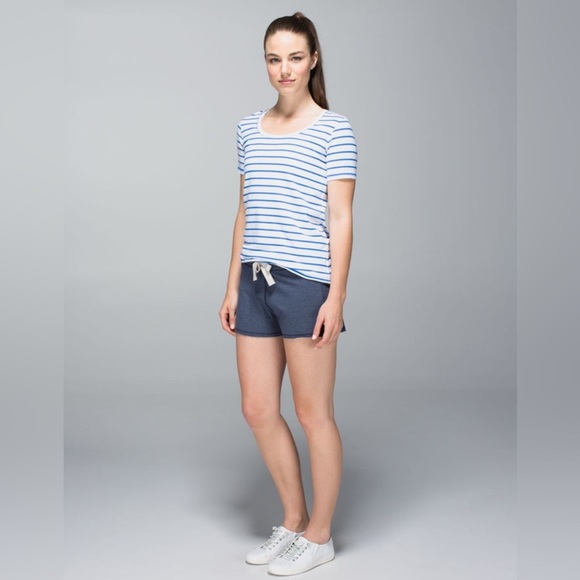 Lululemon Every Yogi Short Sleeve Tee Shirt Stripe Pipe Dream Blue White - Picture 1 of 13